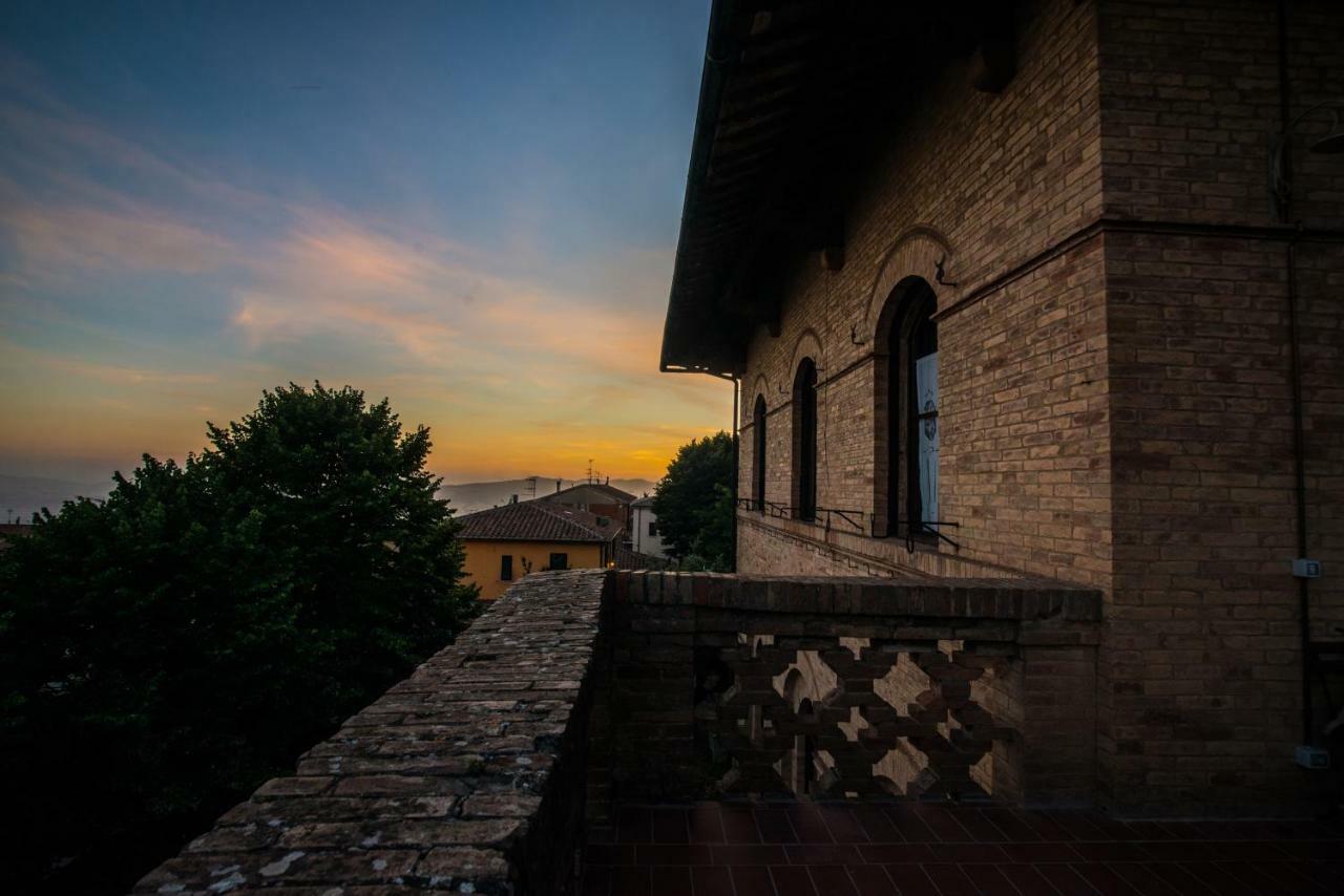 Appartamenti Villa Mascagni Volterra Exteriör bild